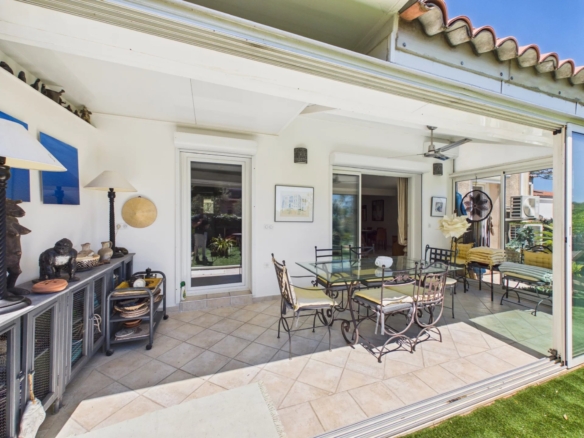 VILLA A VENDRE ANTIBES VALBOSQUET MITOYENNE