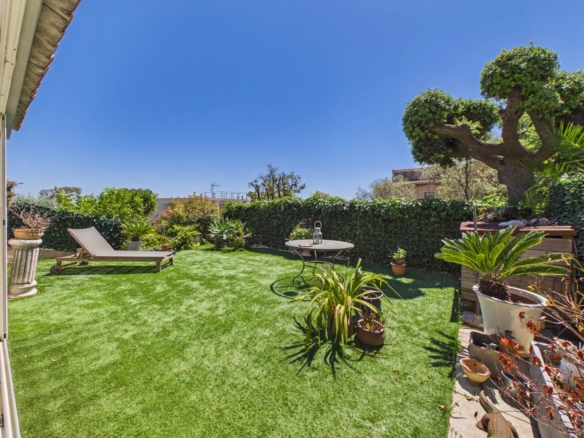 VILLA A VENDRE ANTIBES VALBOSQUET MITOYENNE