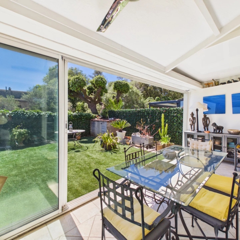 VILLA A VENDRE ANTIBES VALBOSQUET MITOYENNE