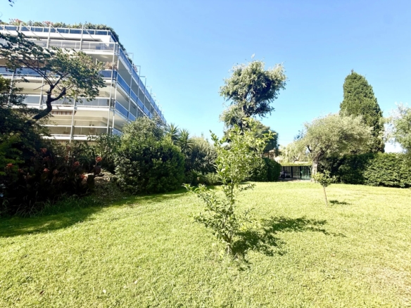 LOCATION ETUDIANTE Studio Cabine de 23 m² – Quartier Rostagne – Résidence avec Piscine et Parc