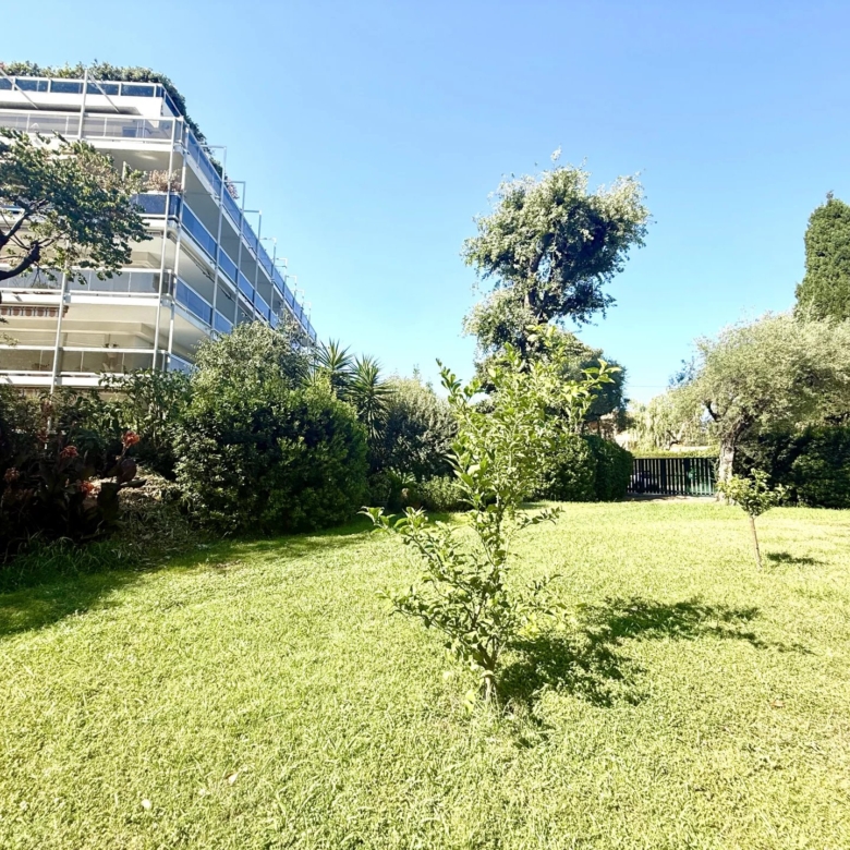 LOCATION ETUDIANTE Studio Cabine de 23 m² – Quartier Rostagne – Résidence avec Piscine et Parc