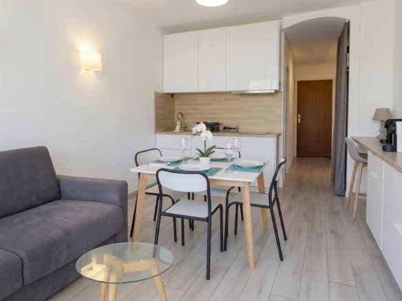 Studio Cabine de 23 m² – Quartier Rostagne – Résidence avec Piscine et Parc
