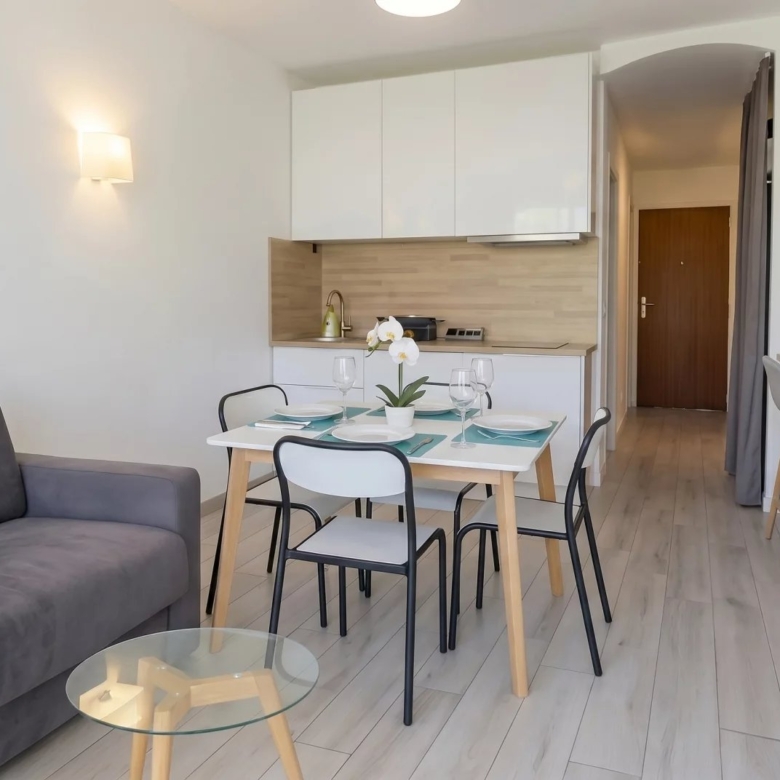 Studio Cabine de 23 m² – Quartier Rostagne – Résidence avec Piscine et Parc