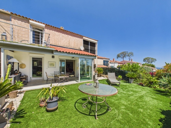 VILLA A VENDRE ANTIBES VALBOSQUET MITOYENNE