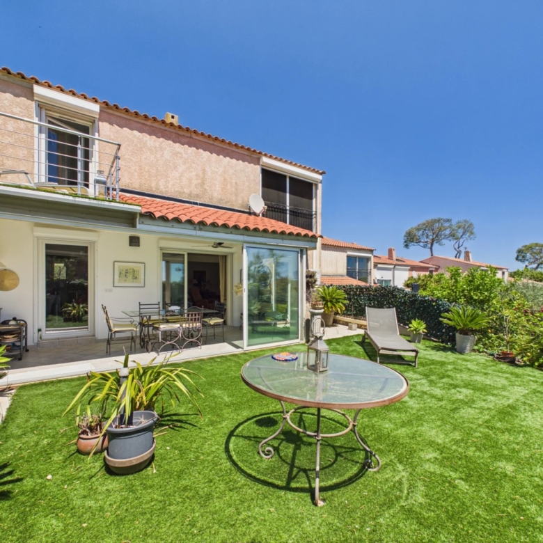 VILLA A VENDRE ANTIBES VALBOSQUET MITOYENNE