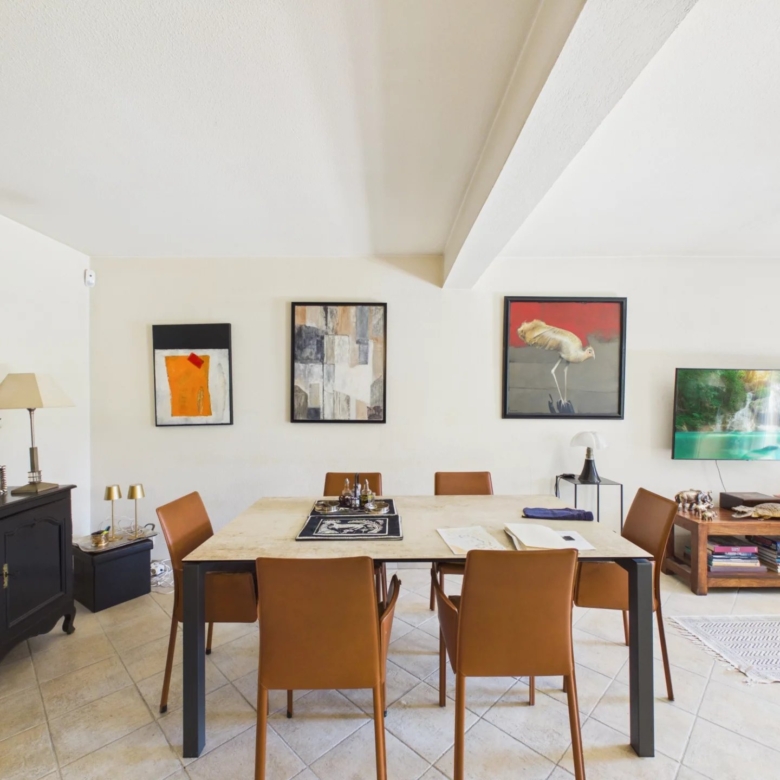 VILLA A VENDRE ANTIBES VALBOSQUET MITOYENNE