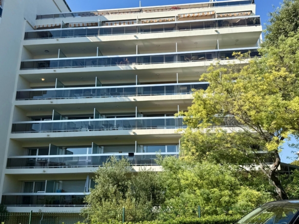 LOCATION ETUDIANTE Studio Cabine de 23 m² – Quartier Rostagne – Résidence avec Piscine et Parc