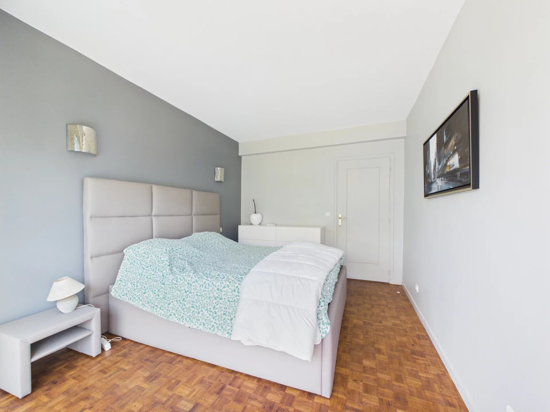 2deb39d84453fd983836e9609bbf8e2d_dd37bc0719_1920-original.jpg Appartement 4 pièces d’angle avec vaste terrasse – Résidence Parc et Piscine – Garage en sous-sol