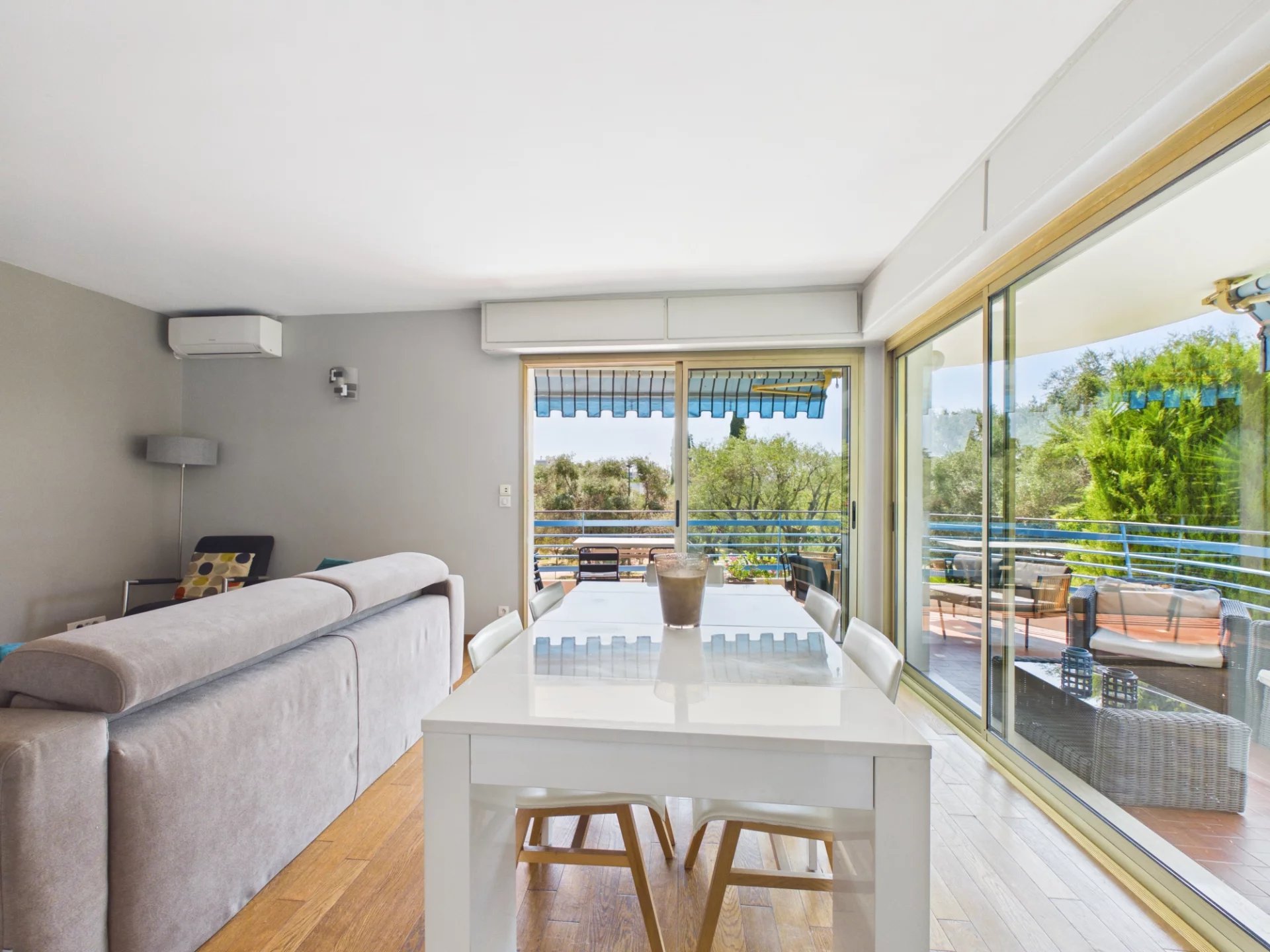 356a097aa4991bf705fa1e56e3a27af5_eeafc0d5aa_1920-original.jpg Appartement 4 pièces d’angle avec vaste terrasse – Résidence Parc et Piscine – Garage en sous-sol