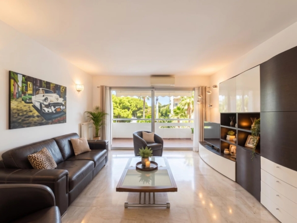 APPARTEMENT 52 M² TRAVERSANT AVEC BALCON ET LOGGIA – PROCHE PLAGES ET COMMODITÉS