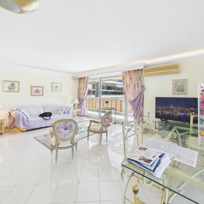 MAS DE TANIT – STUNNING 3-BEDROOM APARTMENT WITH SEA VIEW AND 55 SQM CORNER TERRACE