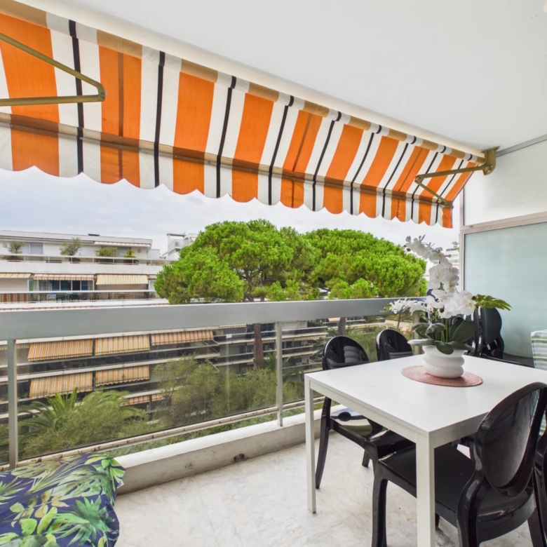 Studio avec coin nuit et terrasse – Secteur Rostagne