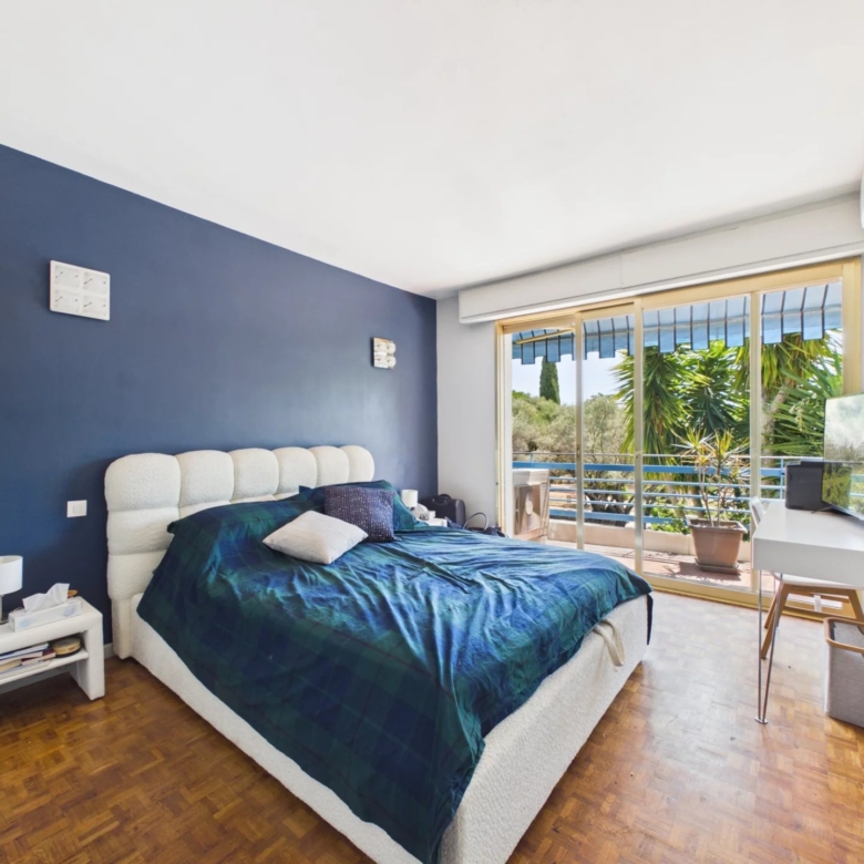 Appartement 4 pièces d’angle avec vaste terrasse – Résidence Parc et Piscine – Garage en sous-sol