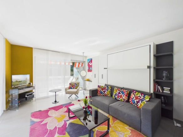 LARGE STUDIO AVEC TERRASSE DE 25 m2