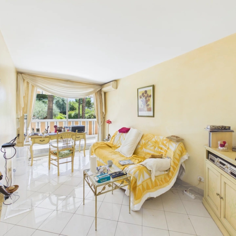 MAS DE TANIT – STUNNING 3-BEDROOM APARTMENT WITH SEA VIEW AND 55 SQM CORNER TERRACE