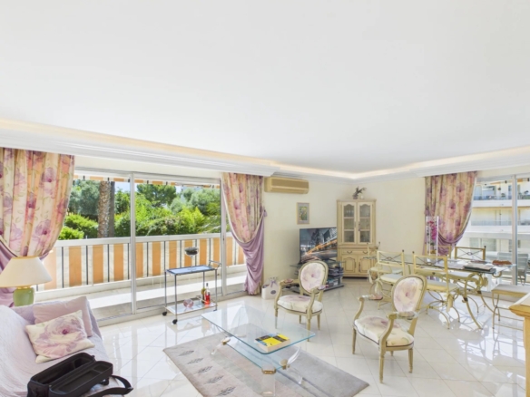 MAS DE TANIT – STUNNING 3-BEDROOM APARTMENT WITH SEA VIEW AND 55 SQM CORNER TERRACE