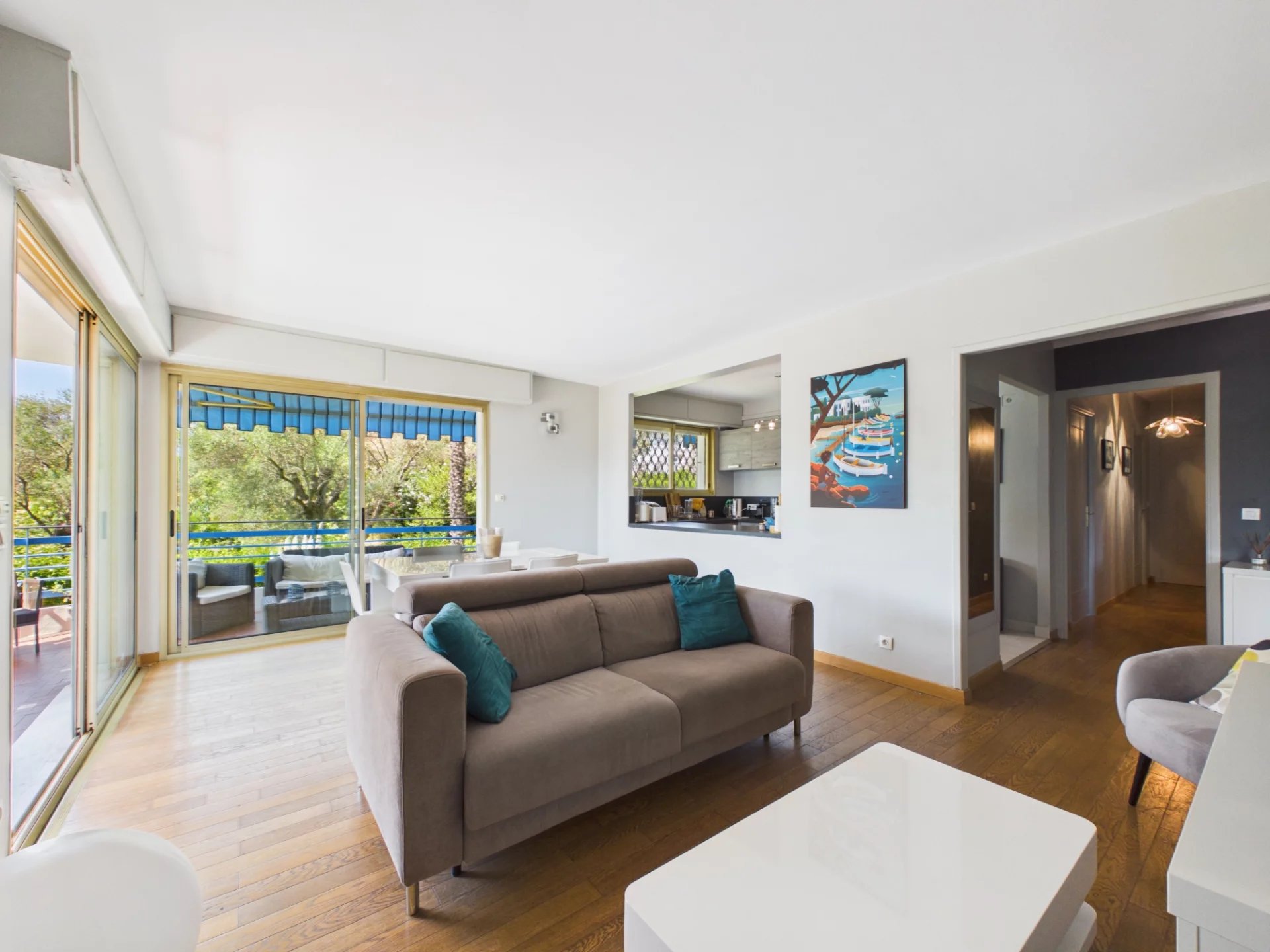 878dcb9f67a12765017caff1054dd7a0_3b089d7987_1920-original.jpg Appartement 4 pièces d’angle avec vaste terrasse – Résidence Parc et Piscine – Garage en sous-sol