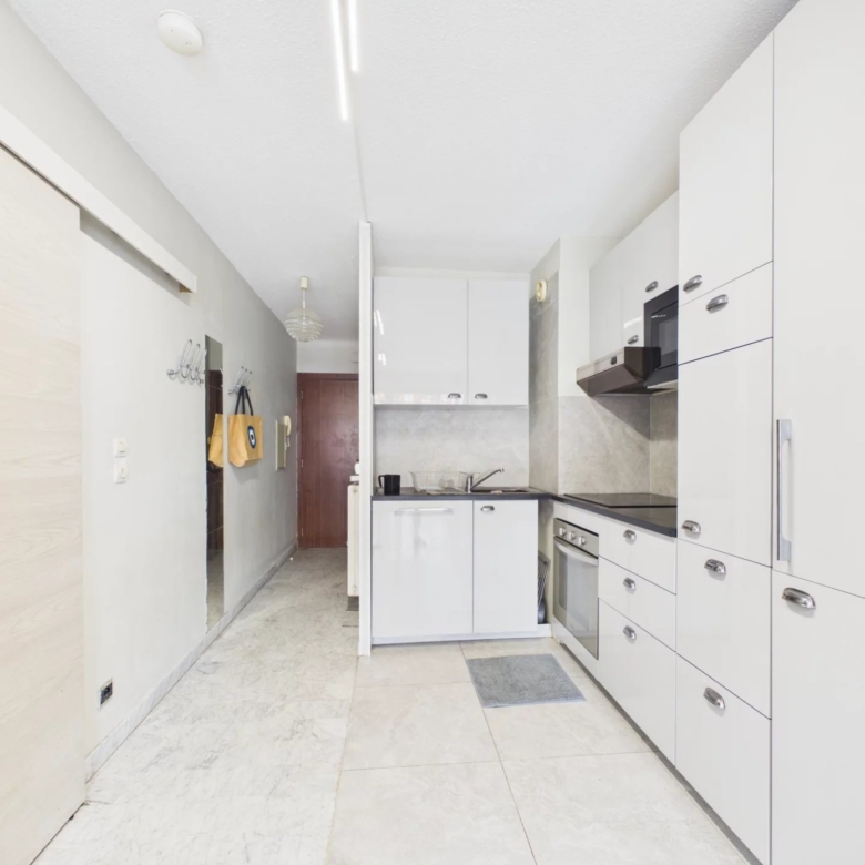 Studio avec coin nuit et terrasse – Secteur Rostagne