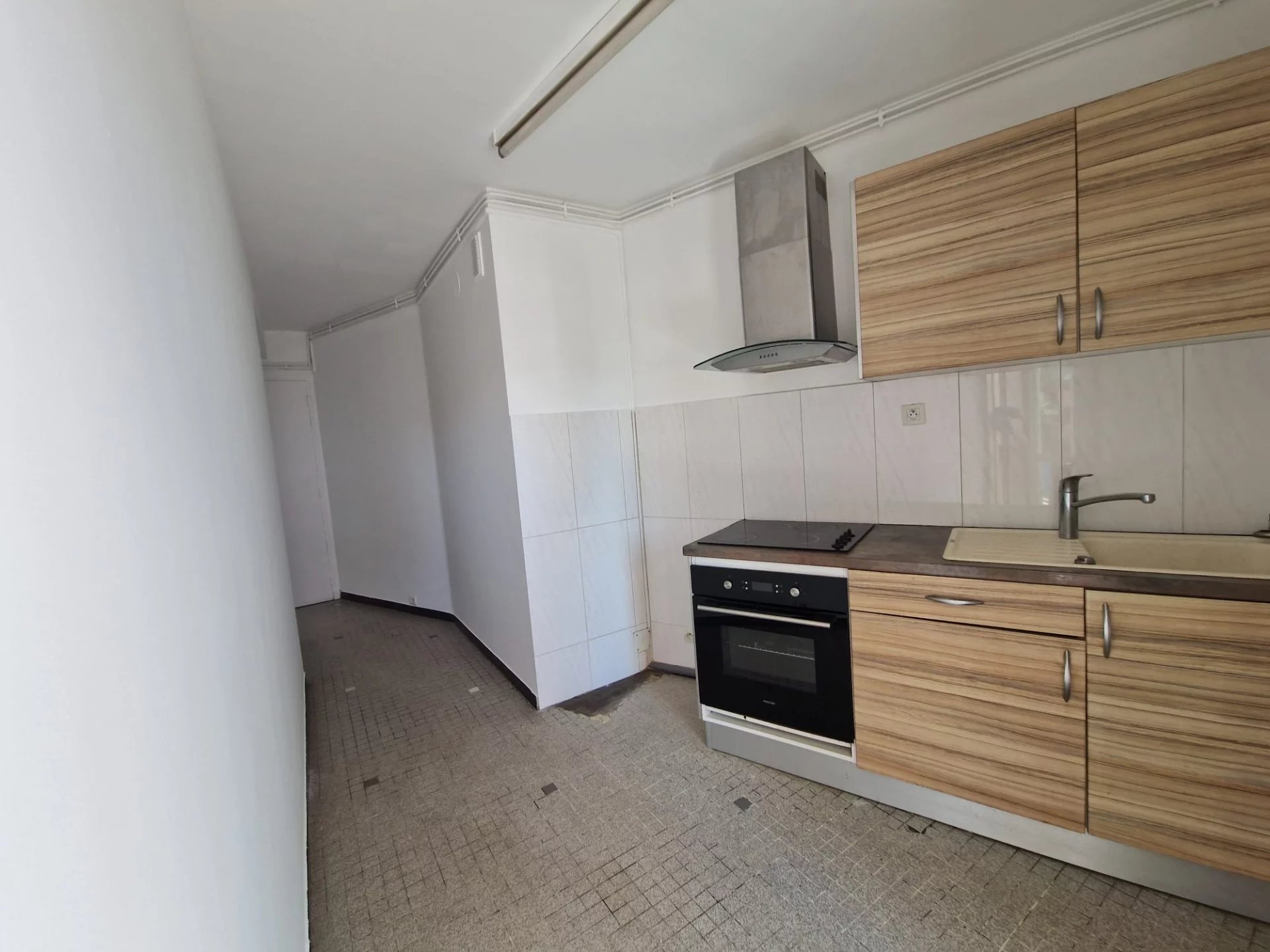 LOCATION A L ANNEE VIDE