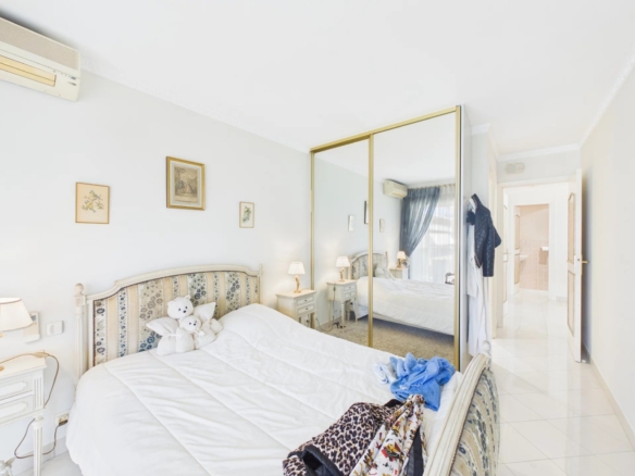 MAS DE TANIT – STUNNING 3-BEDROOM APARTMENT WITH SEA VIEW AND 55 SQM CORNER TERRACE