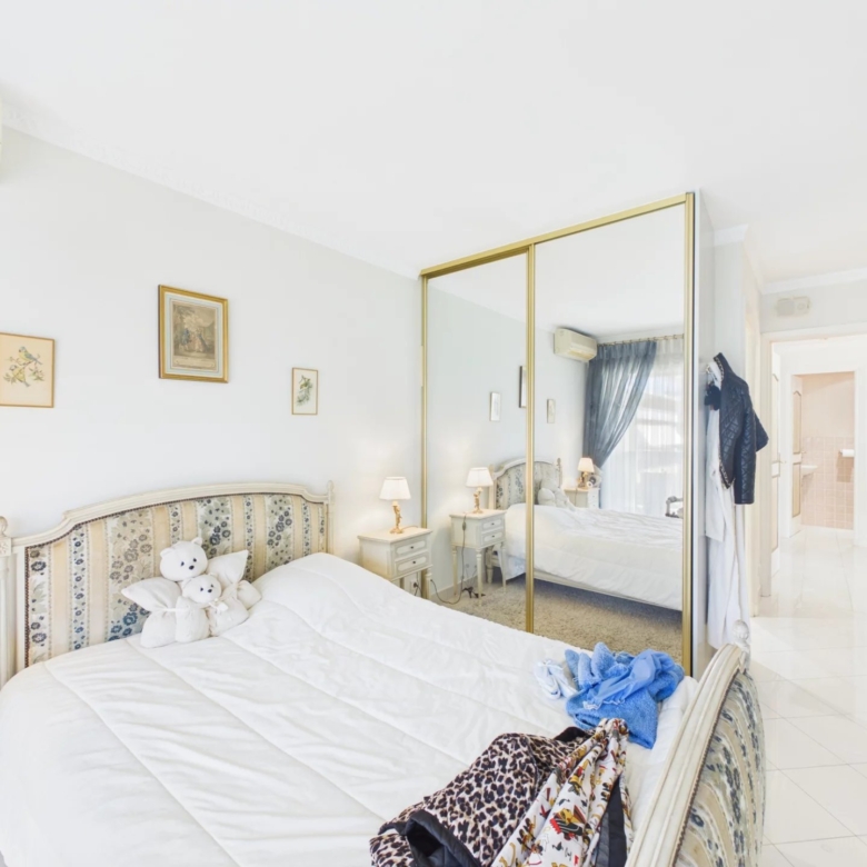 MAS DE TANIT – STUNNING 3-BEDROOM APARTMENT WITH SEA VIEW AND 55 SQM CORNER TERRACE