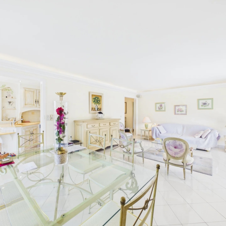 MAS DE TANIT – STUNNING 3-BEDROOM APARTMENT WITH SEA VIEW AND 55 SQM CORNER TERRACE