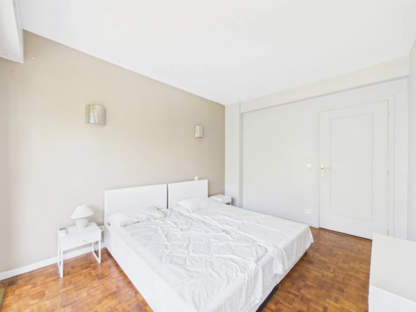 Appartement 4 pièces d’angle avec vaste terrasse – Résidence Parc et Piscine – Garage en sous-sol