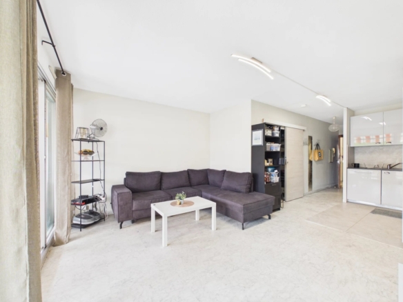 Studio avec coin nuit et terrasse – Secteur Rostagne