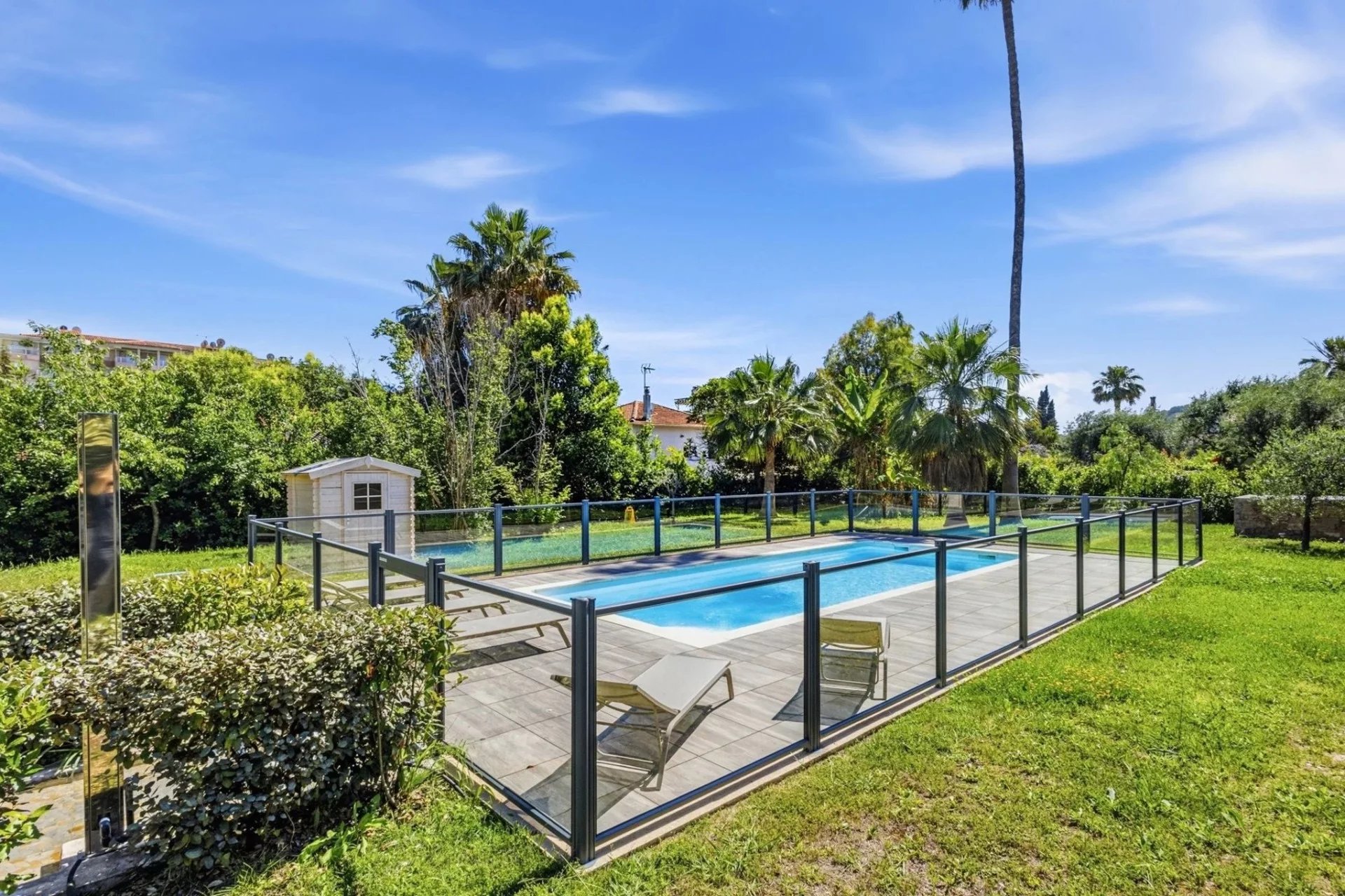 fa8d44a95af2df996fcdb1fe48080d5f_dfe631a6c5_1920-original.jpg GOLFE-JUAN : Appartement moderne 3 pièces avec piscine et double garage