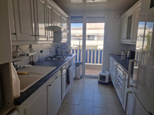 À louer – Colocation étudiante – 3 pièces de 70 m² – Juan-les-Pins
