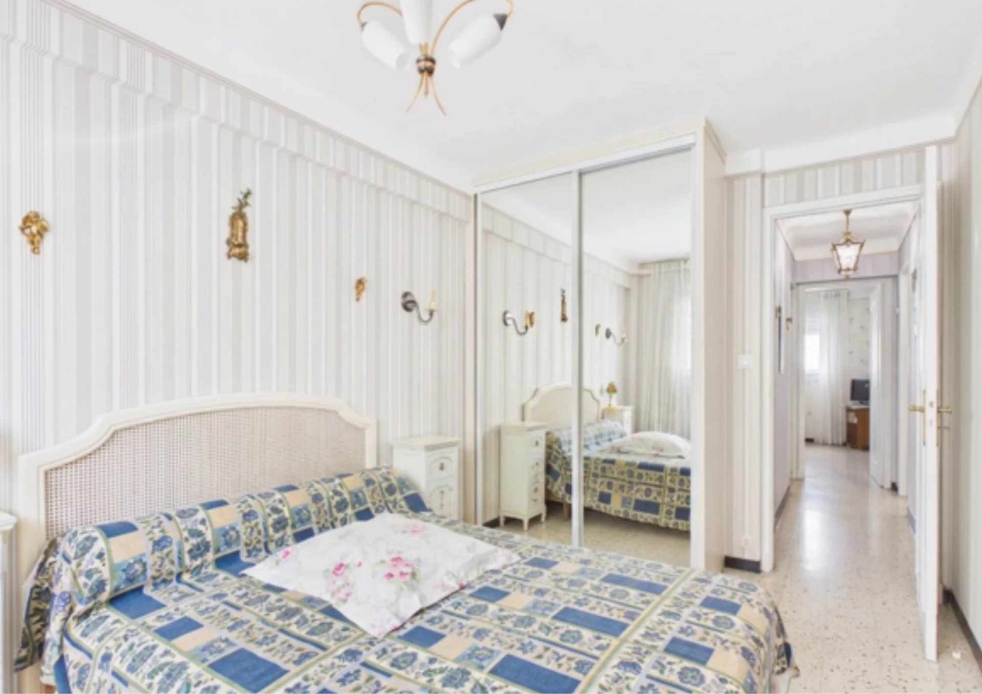 📍 IDEAL FAMILLE – JUAN-LES-PINS CENTRE – SUPERBE T3 AVEC GARAGE FERMÉ