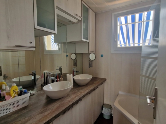 À louer – Colocation étudiante – 3 pièces de 70 m² – Juan-les-Pins