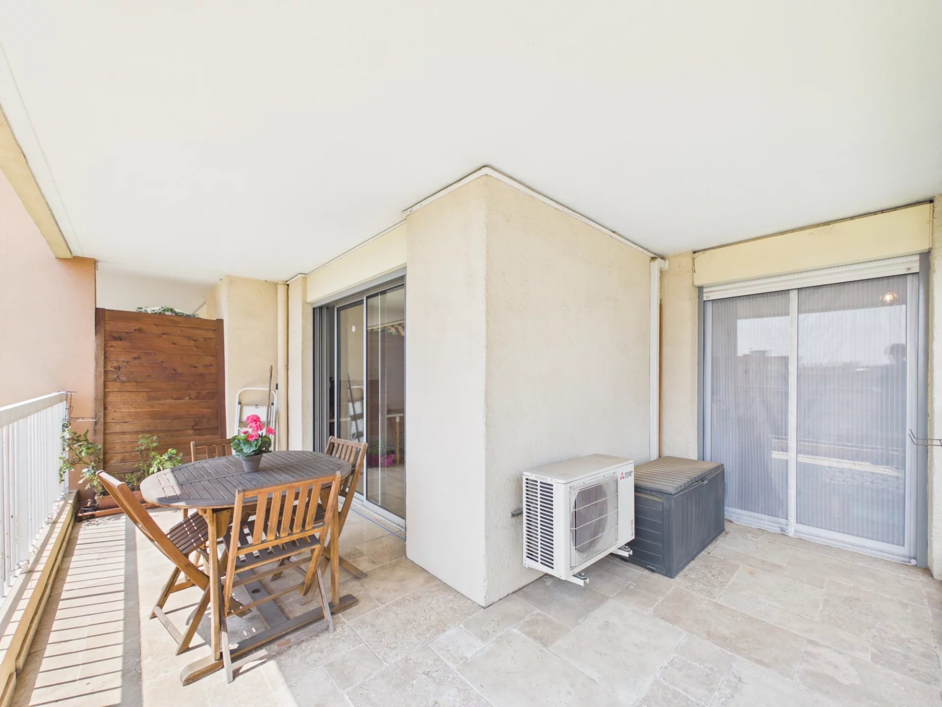 7a03b995c5ca92faf9eb323a3f82d9b7_4e07444eaa_1920-original.jpg ANTIBES – QUARTIER DES COMBES – 3 PIÈCES D’ANGLE AVEC GRANDE TERRASSE, GARAGE ET CAVE