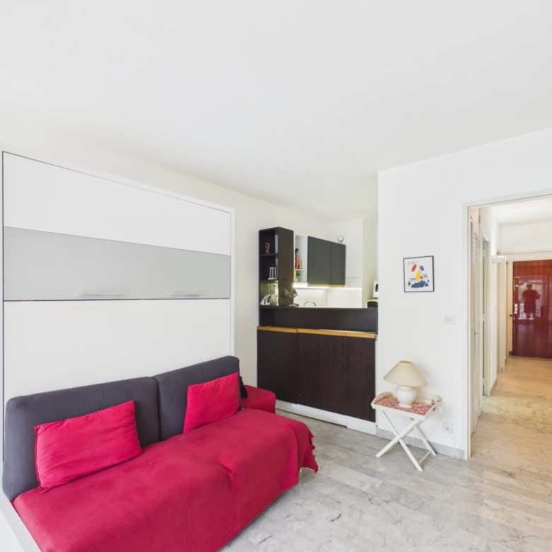 Studio de 29 m² en rez-de-chaussée avec terrasse – Résidence sécurisée avec piscine