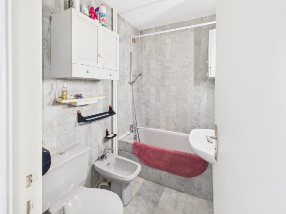 Studio de 29 m² en rez-de-chaussée avec terrasse – Résidence sécurisée avec piscine