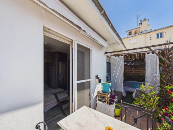 A  VENDRE JUAN LES PINS DERNIER