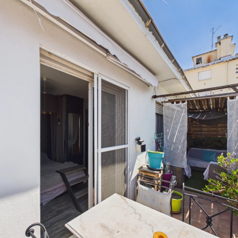 A  VENDRE JUAN LES PINS DERNIER