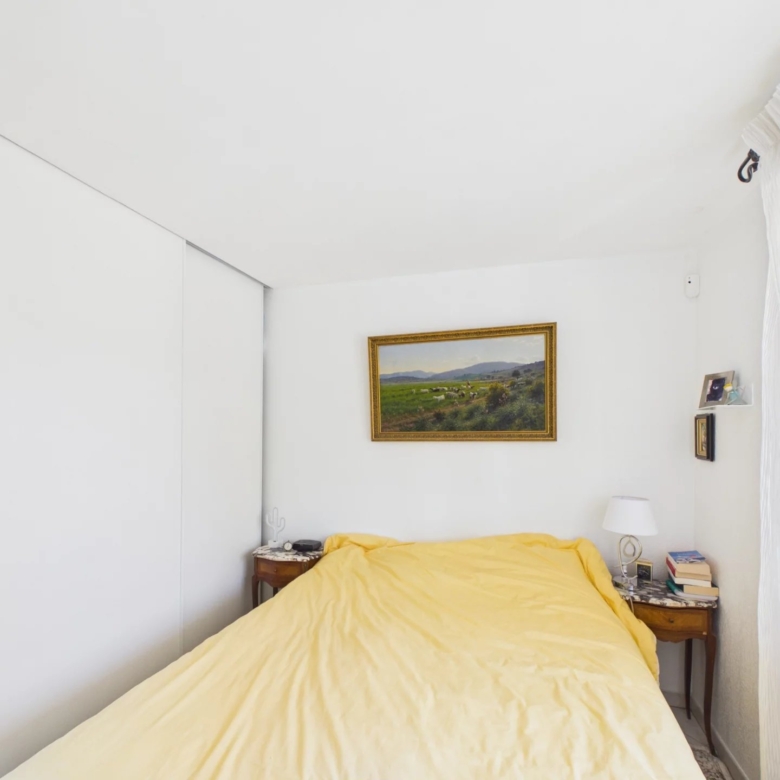 2 pièces d’angle avec vaste terrasse – Quartier Rostagne / Les Pins