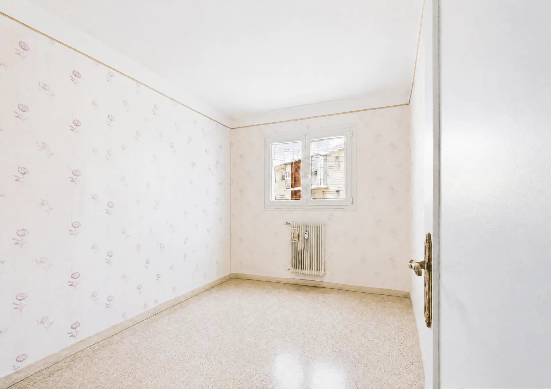 b96b1677bfb89ee9a9bf60102e955dfc_17f8d5d8a8_1920-original.jpg À VENDRE – Appartement T3 lumineux proche Juan-les-Pins