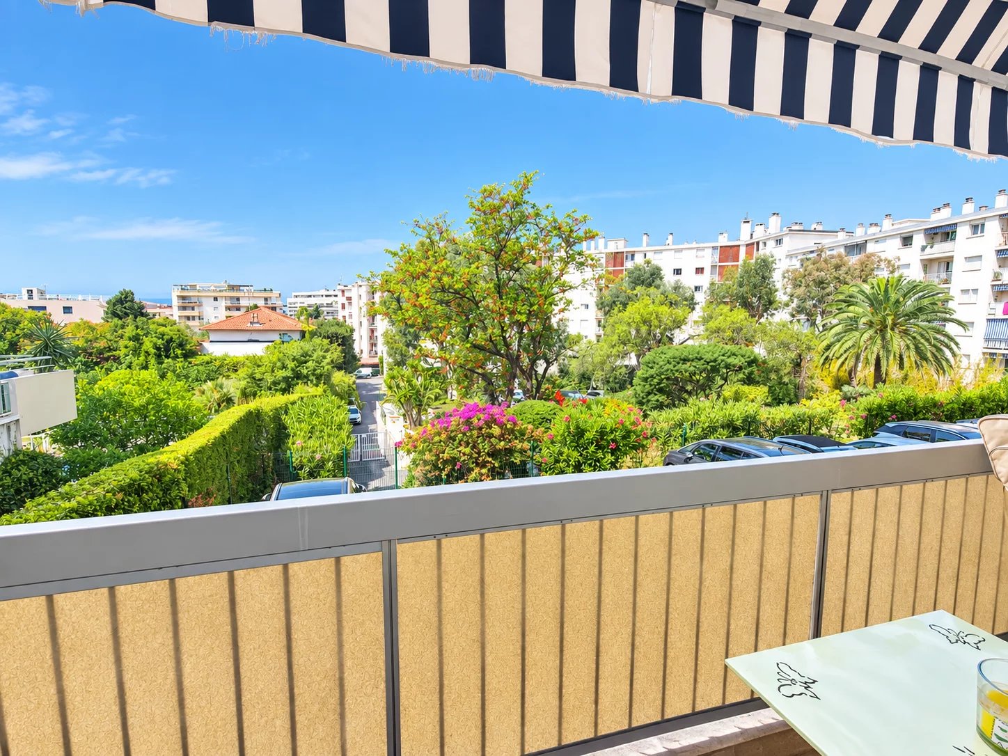 APPARTEMENT 3 PIÈCES DE 70 M² – ANTIBES JUAN-LES-PINS - Locaux d'activité / Entrepôts - Tanit Immobilier