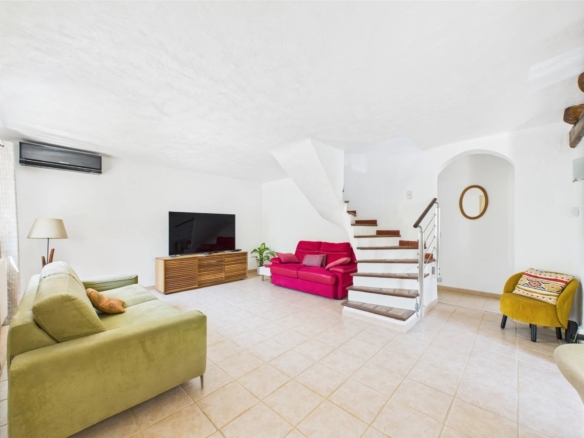 🏡 Quiet family home – 94 m 2, garden of 350 m 2, 3 bedrooms, close to beaches and shops  🏡 Quiet family home – 100 m 2, garden of 350 m 2, 3 bedrooms, close to beaches and shops