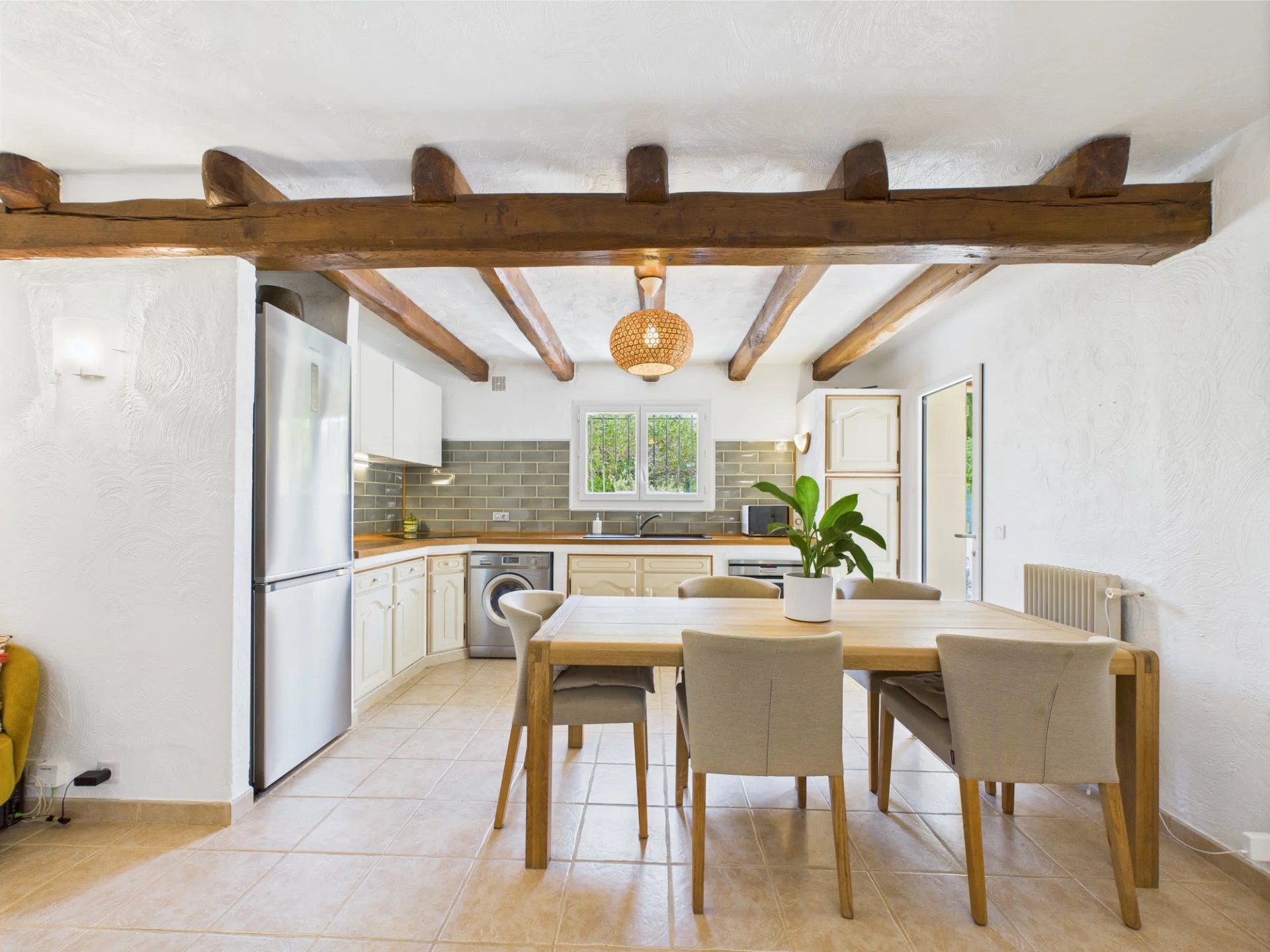 🏡 Quiet family home – 94 m 2, garden of 350 m 2, 3 bedrooms, close to beaches and shops  🏡 Quiet family home – 100 m 2, garden of 350 m 2, 3 bedrooms, close to beaches and shops