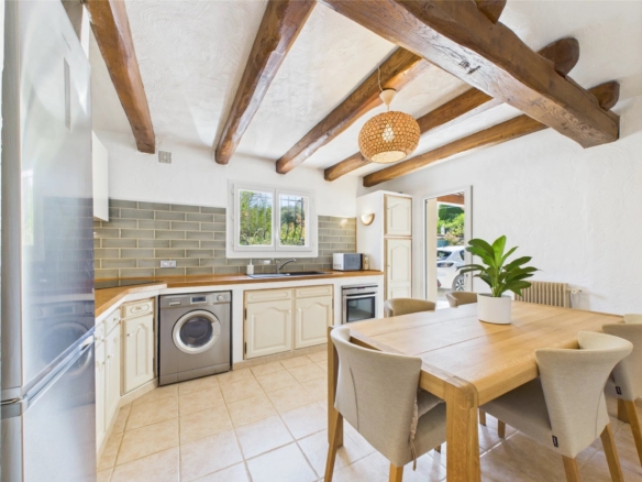 🏡 Quiet family home – 94 m 2, garden of 350 m 2, 3 bedrooms, close to beaches and shops  🏡 Quiet family home – 100 m 2, garden of 350 m 2, 3 bedrooms, close to beaches and shops