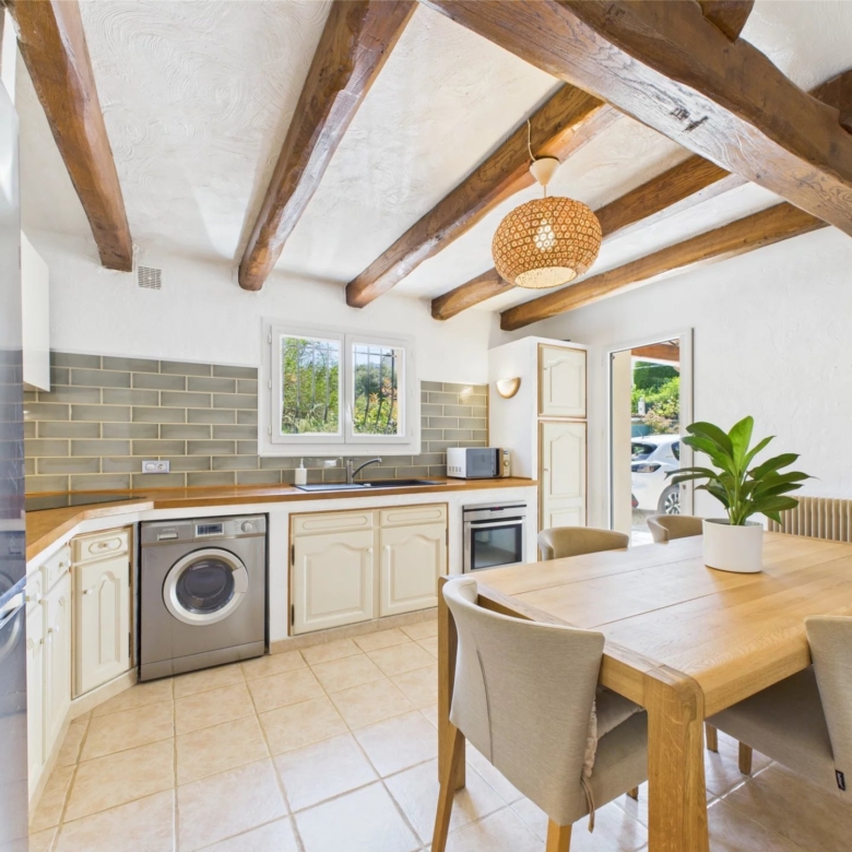 🏡 Quiet family home – 94 m 2, garden of 350 m 2, 3 bedrooms, close to beaches and shops  🏡 Quiet family home – 100 m 2, garden of 350 m 2, 3 bedrooms, close to beaches and shops