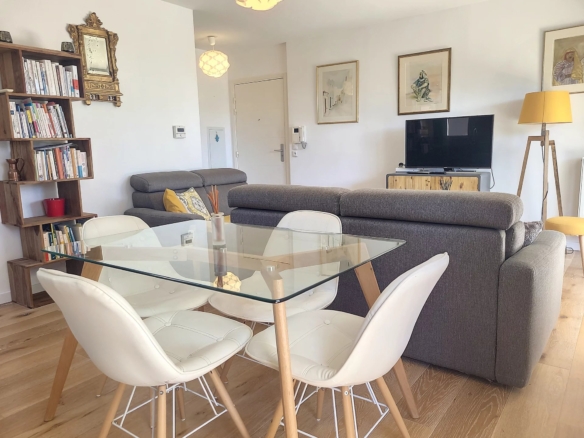 EXCLUSIVITE APPARTEMENT 3 PIECES avec terrasse privative de 50m2