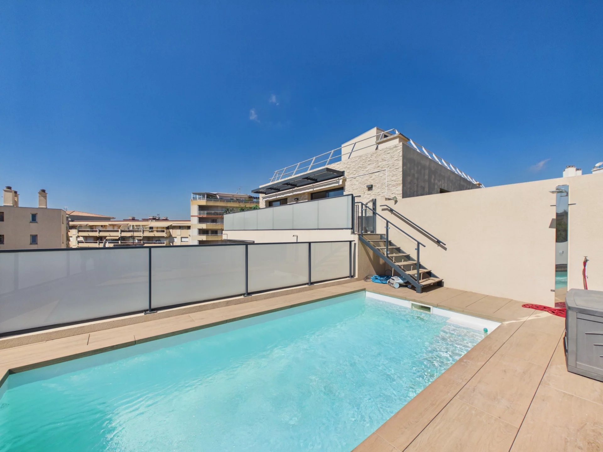 JUAN LES PINS TANIT PENTHOUSE PISCINE - Tanit Immobilier