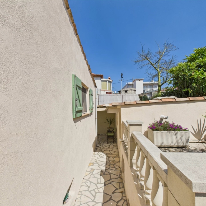 🏡 Quiet family home – 94 m 2, garden of 350 m 2, 3 bedrooms, close to beaches and shops  🏡 Quiet family home – 100 m 2, garden of 350 m 2, 3 bedrooms, close to beaches and shops
