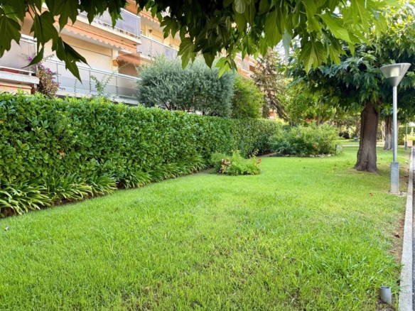 Studio lumineux avant dernier étage avec terrasse à 250m des plages avec stationnement – Juan-les-Pins