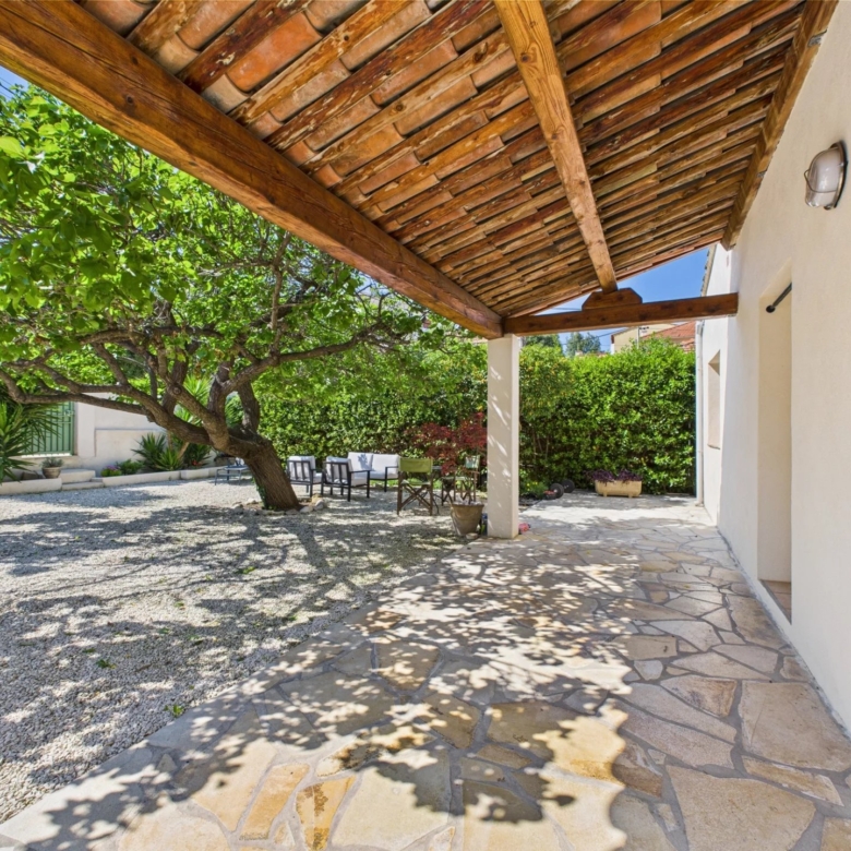 🏡 Quiet family home – 94 m 2, garden of 350 m 2, 3 bedrooms, close to beaches and shops  🏡 Quiet family home – 100 m 2, garden of 350 m 2, 3 bedrooms, close to beaches and shops