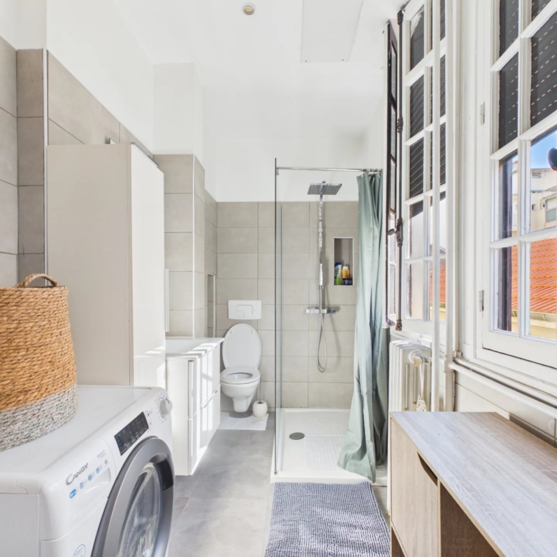 Grand studio tout confort – Juan-les-Pins